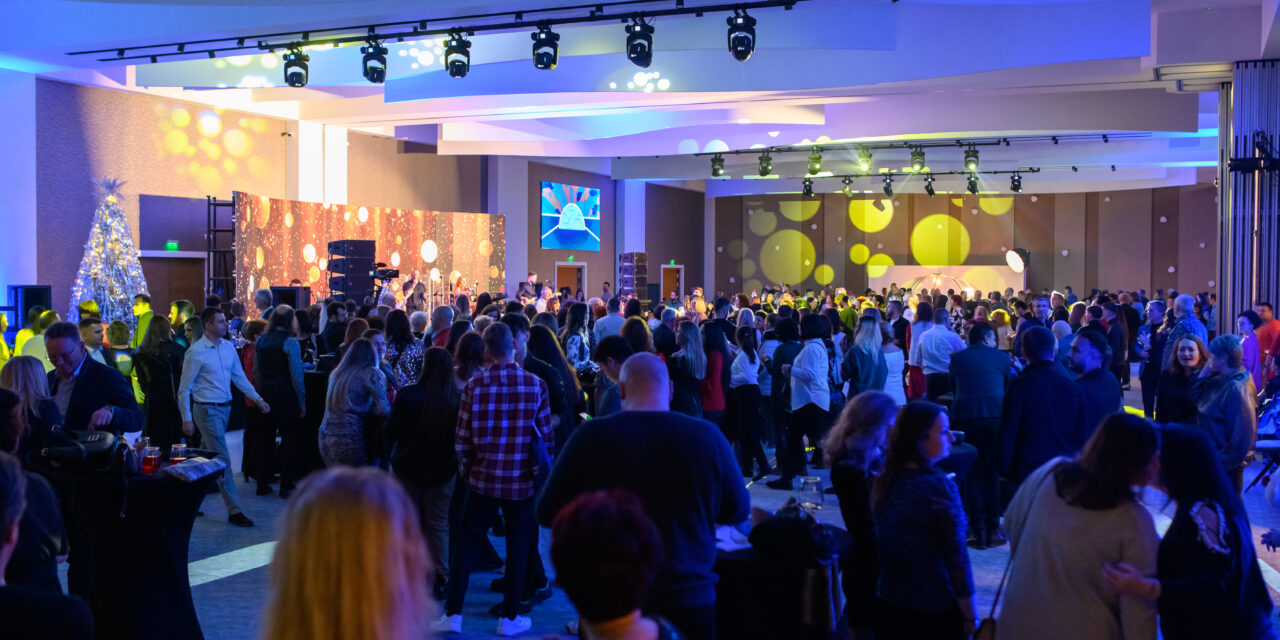 Live Wall la petrecerea de final de an a firmei