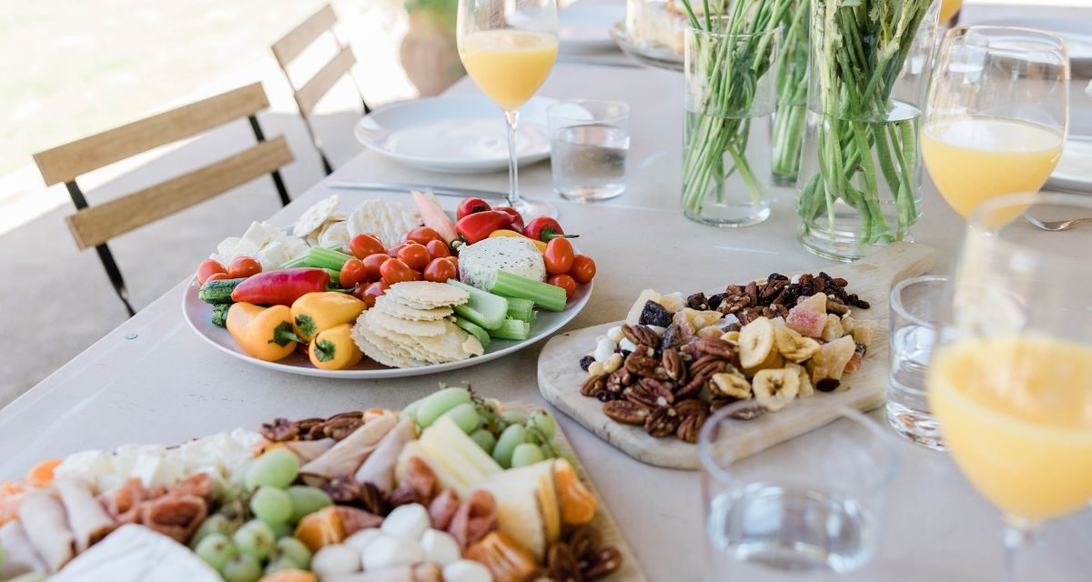 Brunch-ul – noua tendință în evenimentele private: eleganță, natură și socializare fără formalități