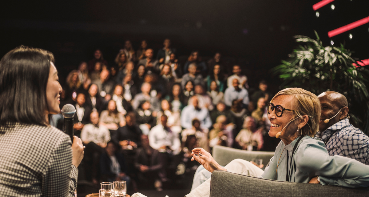 Fireside Chat la Zooma: cum creezi o conversație corporate cu impact real