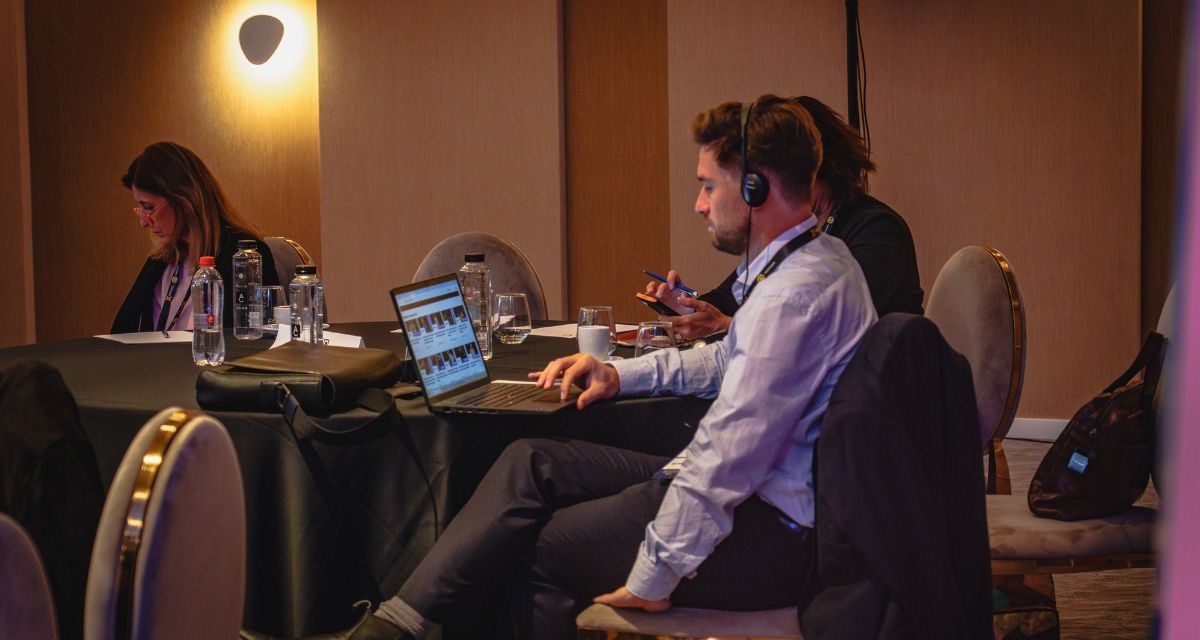 Hackathon corporate la Zooma: cum creezi un cadru intens pentru idei, soluții și colaborare
